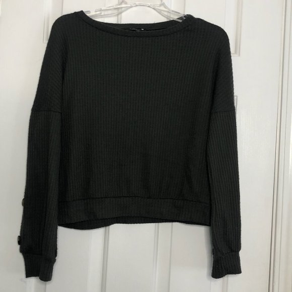 Long Sleeve Crop-Top - Picture 1 of 3